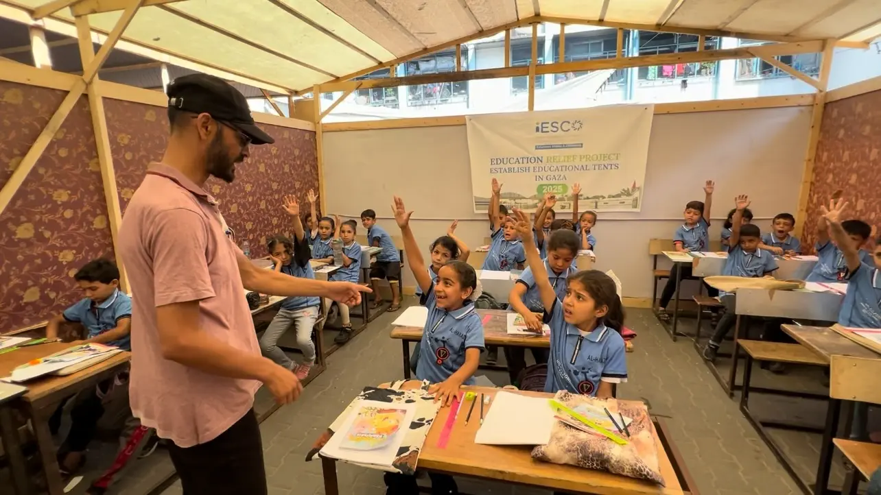 Gaza tent school